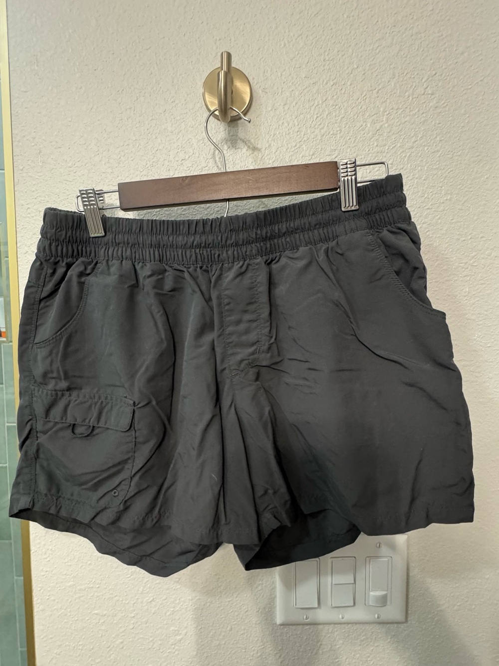 Columbia Omni Shade Active Fit Court Nylon Shorts in Gray